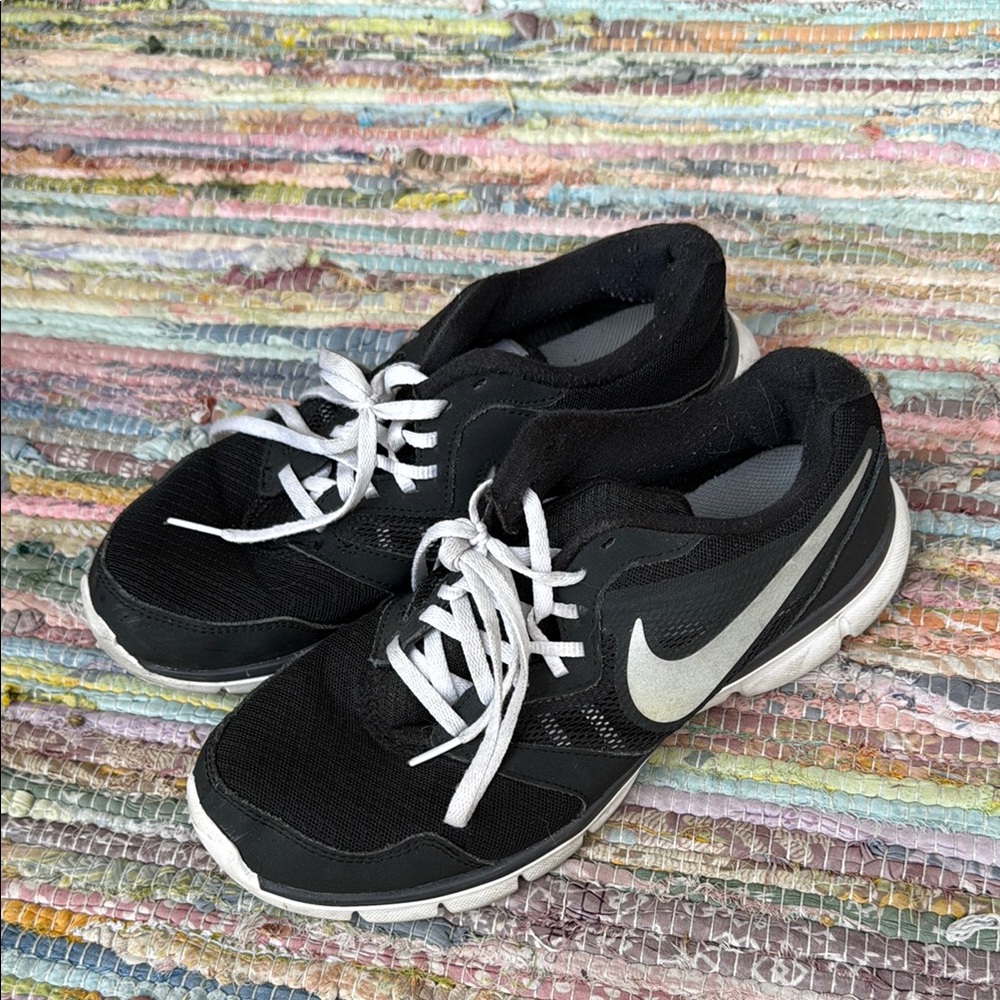 Nike Black and White Athletic Shoes